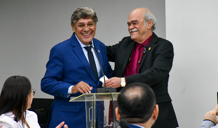 Conselheiro Federal pela Paraíba e presidente do CFF são homenageados em reunião plenária