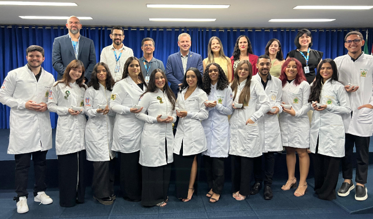 Curso de Farmácia da ACES-Unita realiza cerimônia do gral e do jaleco