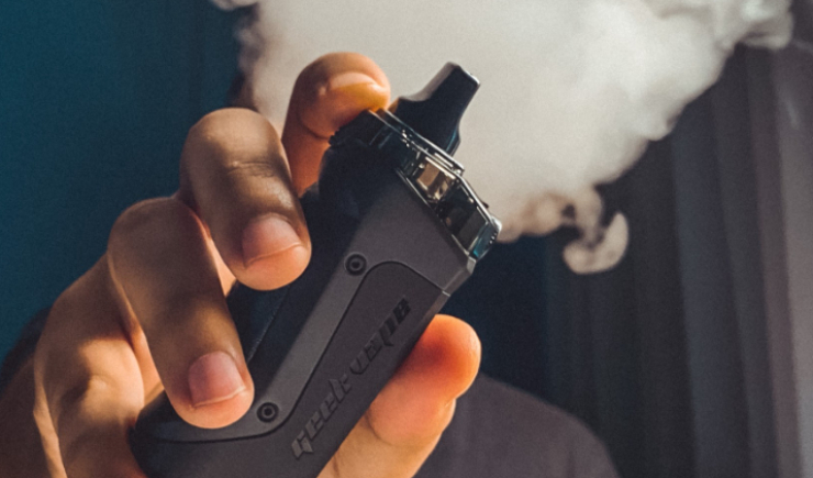 Pesquisa aponta que um em cada nove adolescentes usa cigarro eletrônico no Brasil