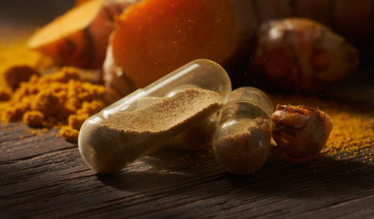 Anvisa alerta para risco de danos ao fígado por medicamentos e suplementos de cúrcuma