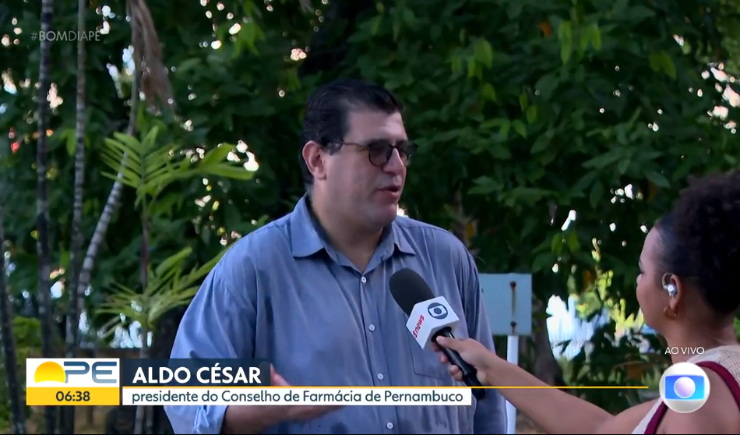 Presidente do CRF-PE fala sobre descarte correto e uso racional dos medicamentos em reportagem