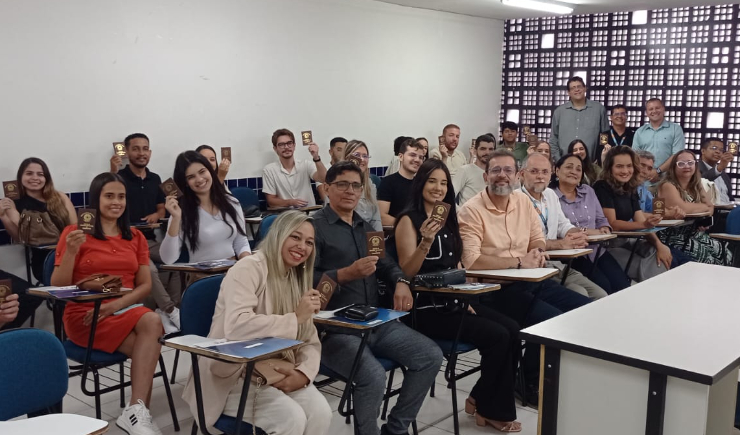 65 novos profissionais prestam juramento e recebem registro definitivo do CRF-PE