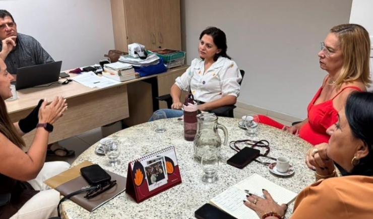 CRF-PE recebe visita de diretoras do CRF-PB