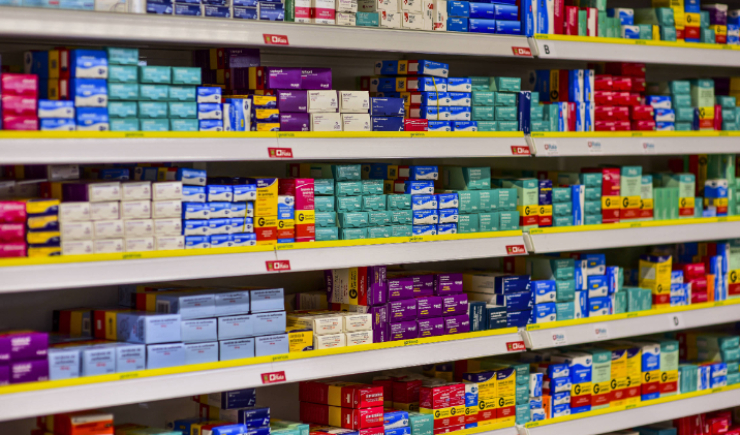 Mercado farmacêutico brasileiro alcança faturamento de R$ 160,7 bilhões em 2024