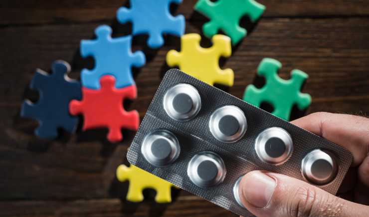 Comissão de Saúde aprova projeto que garante medicamentos para pessoas com TEA no SUS