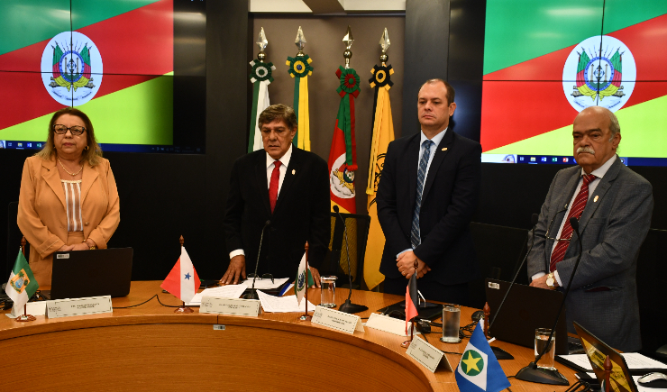 Plenário do CFF discutirá pacote de medidas em apoio aos farmacêuticos do RS