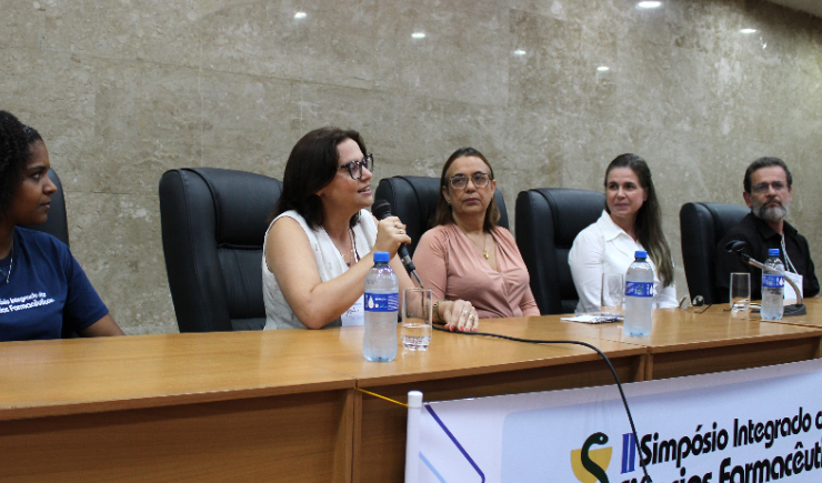 CRF-PE presente na abertura do II Simpósio Integrado das Ciências Farmacêuticas.