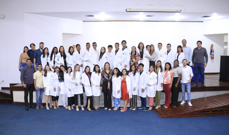 CRF-AP participa da Cerimônia do Jaleco para recepcionar novos acadêmicos de Farmácia da Unifap
