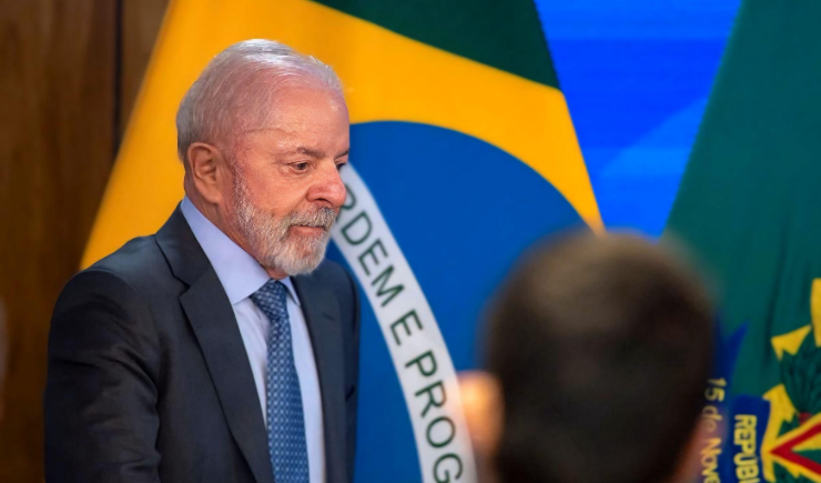 Governo se posiciona contra parecer sobre jornada de 40 horas