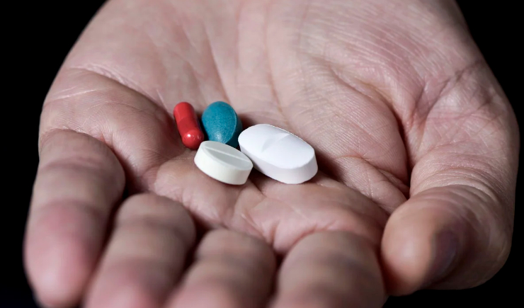 Jovens estão tomando medicamentos para ansiedade para se sentirem embriagados