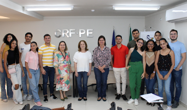 CRF-PE recebe visita dos anos do Curso de Farmácia da UFPE