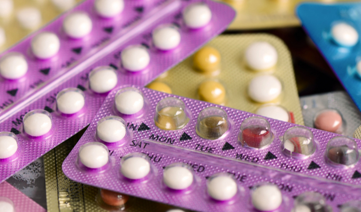 CFF vai recorrer de decisão que suspende prescrição de contraceptivos por farmacêuticos