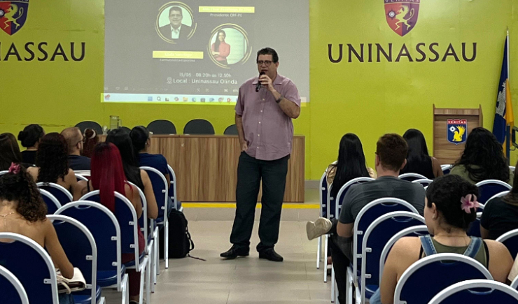 Aldo Cesar e Elida Santiago palestram sobre atuação dos profissionais farmacêuticos