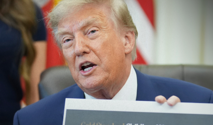Decreto de Trump reduz vacinas infantis recomendadas nos EUA e gera alerta entre especialistas