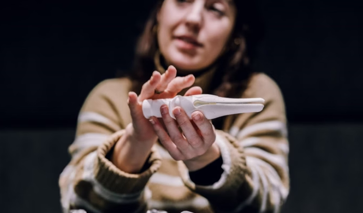 Espéculo vaginal é redesenhado por engenheiras para reduzir dor em exames ginecológicos