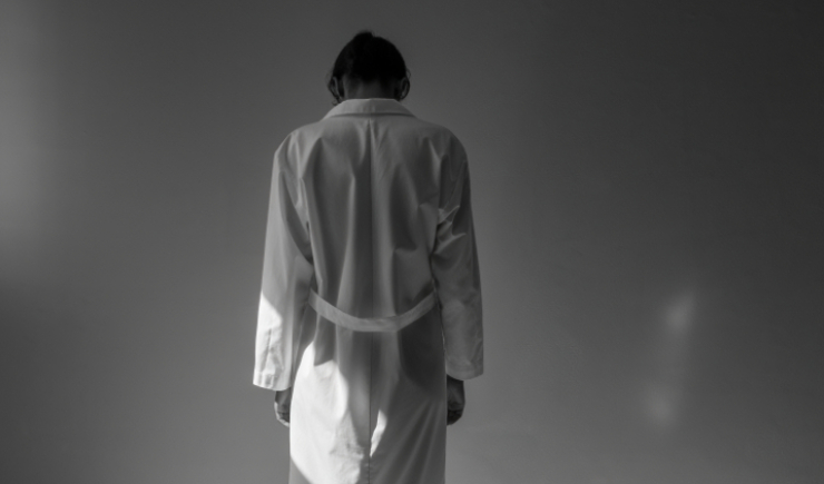 Relatório da OMS aponta impacto global da solidão na saúde