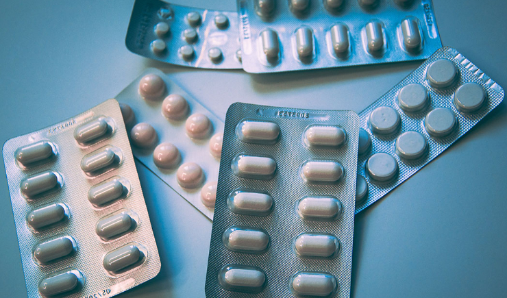 Uso de antidepressivos cresce entre adultos brasileiros e reflete cenário nacional de saúde mental