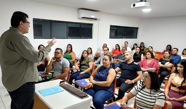 Novos farmacêuticos prestam juramento e recebem carteiras em Vitória de Santo Antão