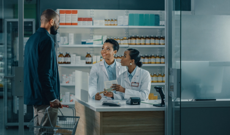 Câmara aprova PL sobre farmácias em supermercados; relatório preserva modelo defendido pelo CFF