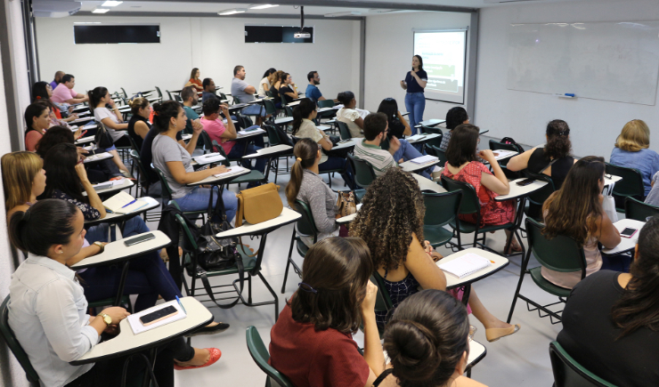 Concluintes do Curso de Farmácia Hospitalar recebem certificados