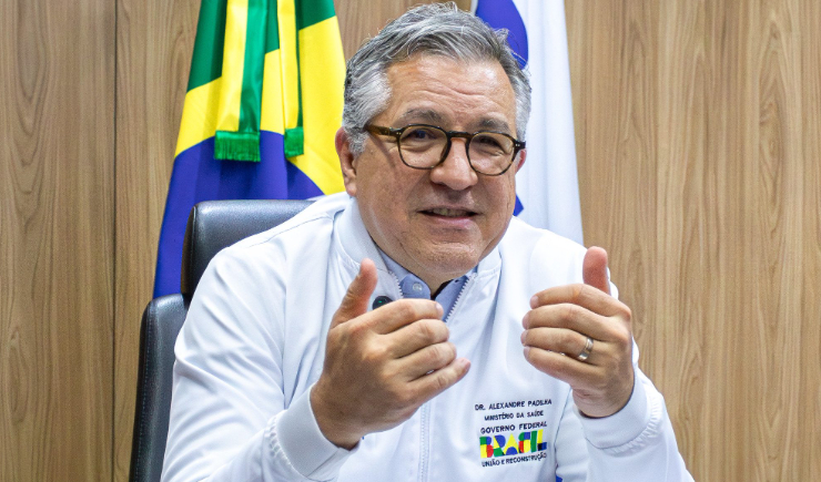 Governo prepara ações contra médicos que promovem teorias antivacina