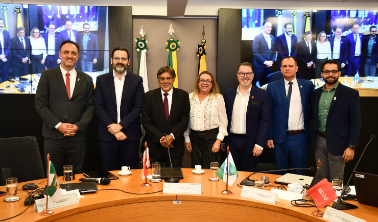 CFF e Ministério da Saúde discutem nova fase do Farmácia Popular e papel do farmacêutico