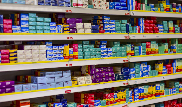 Mercado farmacêutico brasileiro alcança faturamento de R$ 160,7 bilhões em 2024