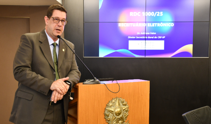 Receituário eletrônico: plenário do CFF debate RDC 1000/2025