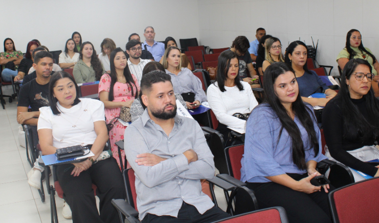50 novos profissionais prestam juramento  e recebem registro definitivo do CRF-PE