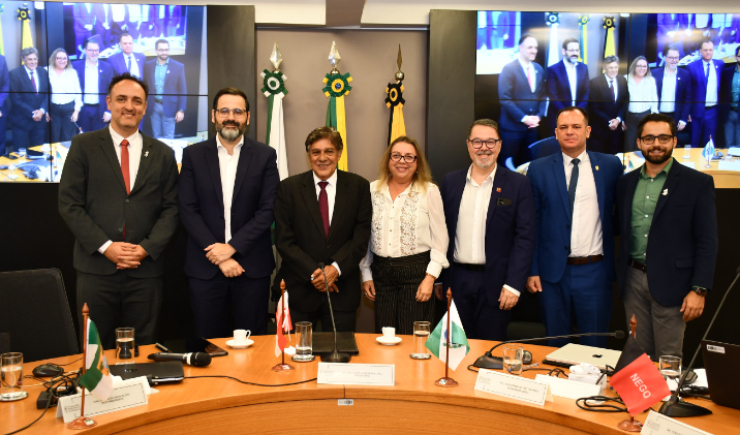 CFF e Ministério da Saúde discutem nova fase do Farmácia Popular e papel do farmacêutico