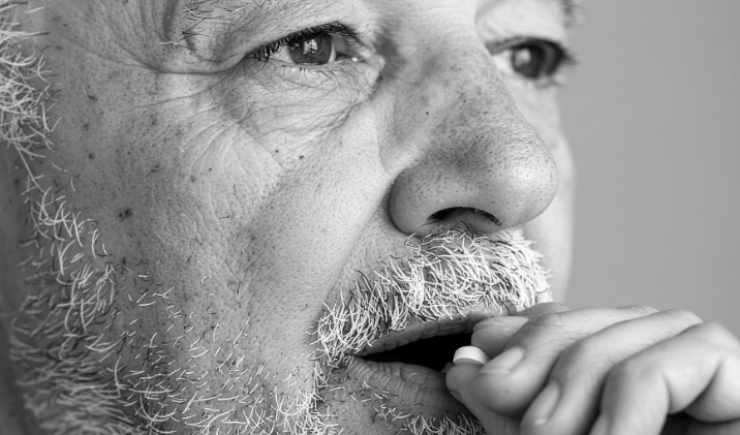 Cresce o consumo de drogas, analgésicos e tranquilizantes entre idosos