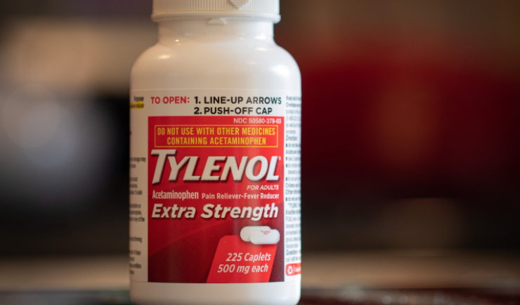 Especialistas rejeitam ligação entre paracetamol e autismo feita por Trump